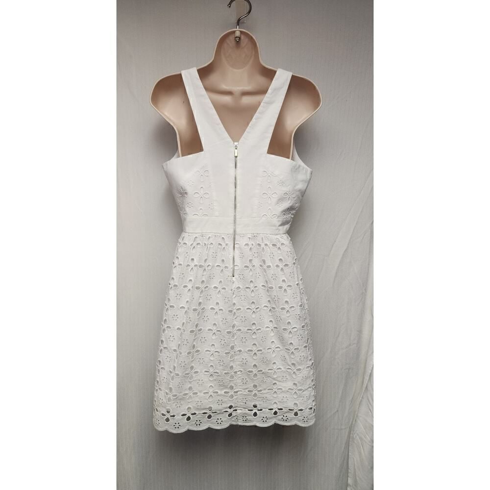 Laundry White V-Neck Low Back Eyelet Fit & Flare Knee Length Dress Size 4 - Picture 5 of 8